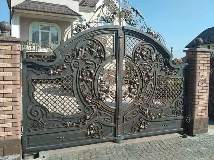 Thi Công Cổng Sắt Mỹ Thuật Đẹp Tại Đà Lạt