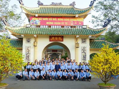 Victory Dâng Hương Đầu Xuân Tại Văn Miếu Trấn Biên